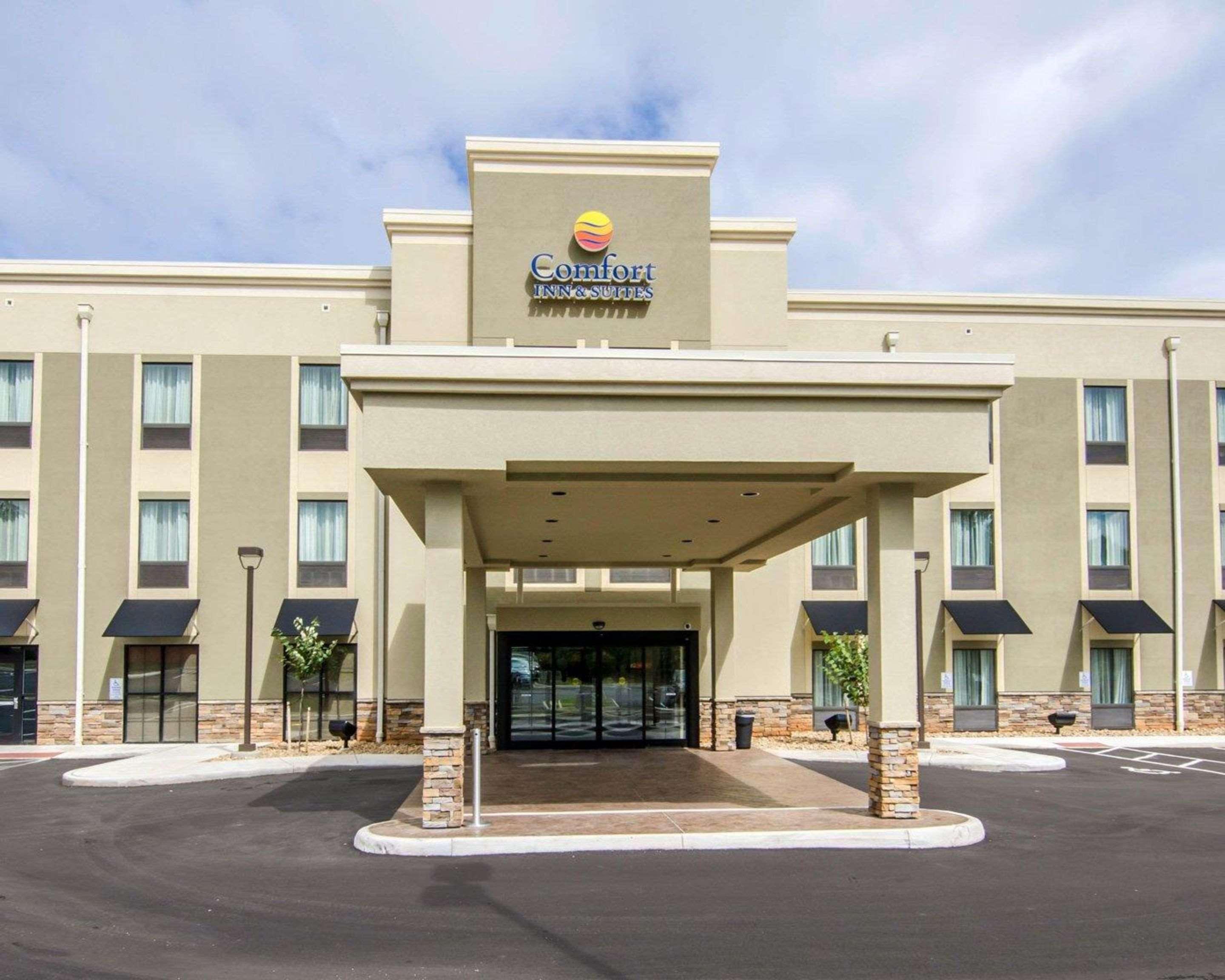 Comfort Inn & Suites Lynchburg Airport - University Area Buitenkant foto