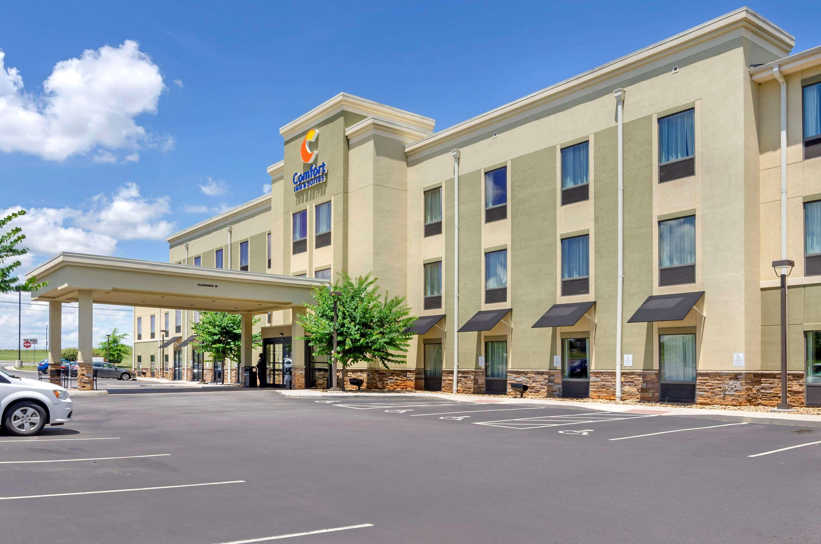 Comfort Inn & Suites Lynchburg Airport - University Area Buitenkant foto